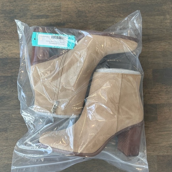 Vince Camuto Paitrilla Heeled Suede Bootie - Picture 4 of 8